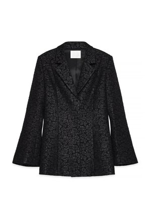Zwarte blazer met florale textuur, notch-lapels, lange, uitlopende mouwen en een gladde binnenvoering. Heeft een getailleerde pasvorm en een gestructureerde vorm.