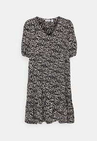 Robe à motifs noirs et blancs avec un col en V, des manches courtes bouffantes et une jupe évasée. Fabriquée en tissu léger.