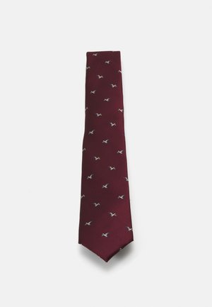 Cravat burgundy cu o textură ribbed, decorat cu mici modele de păsări brodate în albastru și alb. Formă rectangulată cu vârf ascuțit.