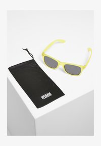 Unselected, neonyellow