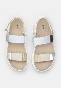 Bata Sandale cu platformă - beige