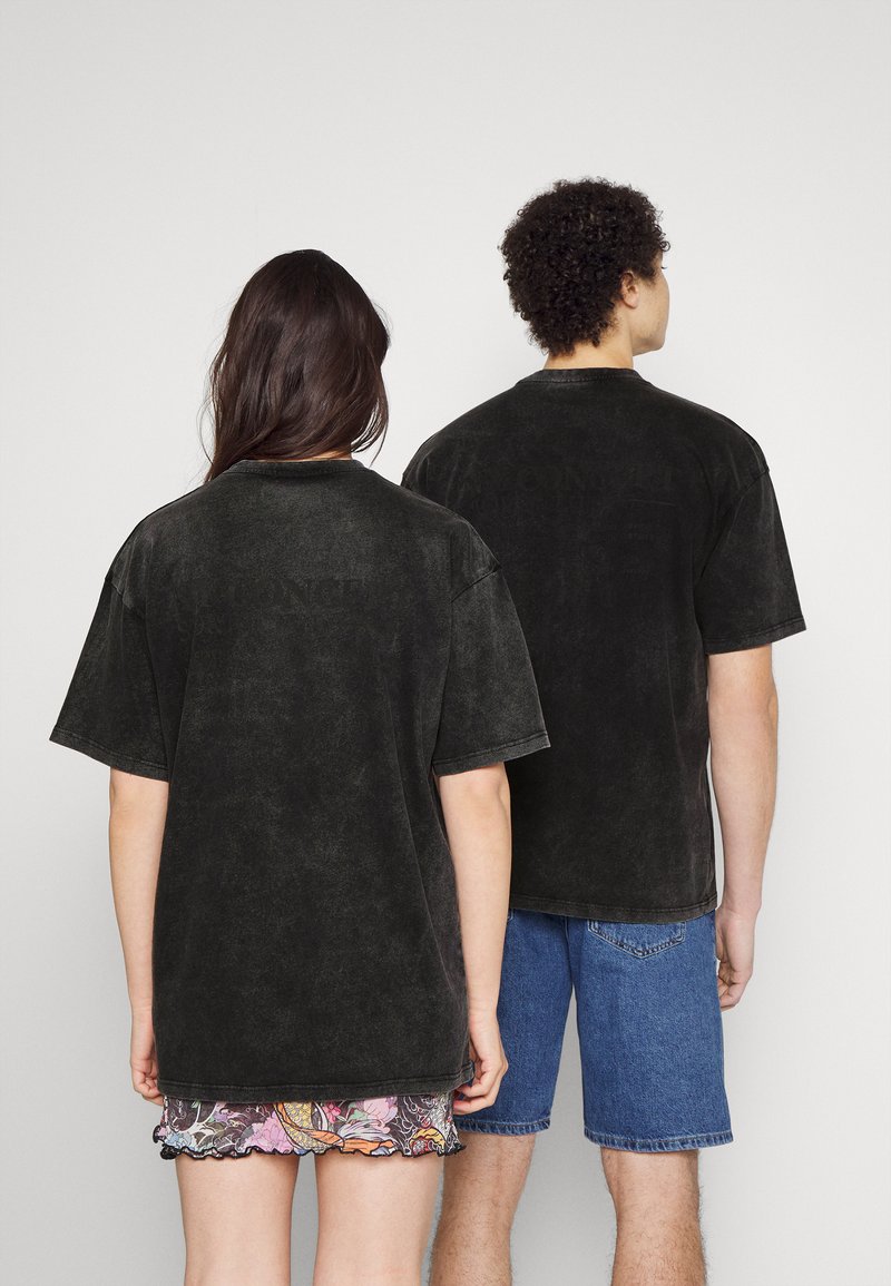 Damen T-Shirts | NY CONCEPT WASHED STACK TEE UNISEX T-Shirt print grey/grau - VS57692 Damen T-Shirts | NY CONCEPT WASHED STACK TEE UNISEX T-Shirt print grey/grau - VS57692