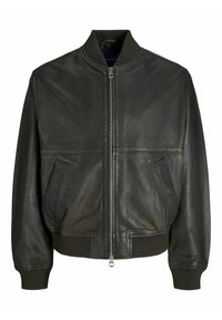 Giubbotto bomber in pelle nera con colletto a coste, chiusura con zip e due tasche laterali. Presenta una texture liscia e un design aderente.