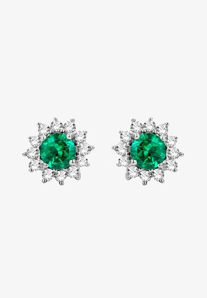 Los pendientes de esmeralda presentan un centro de esmeralda redonda rodeado de brillantes diamantes redondos, montados en una base de plata con un diseño floral.
