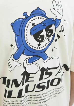 Witte t-shirt met een blauwe cartoonwekkerschrift dat overdreven gezichtskenmerken en de tekst "TIJD IS EEN ILLUSIE" bevat. Krachtige designelementen inbegrepen.