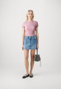 ONLY ONLNADIE  - Lihtne T-särk - bleached mauve