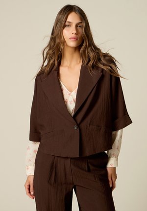 Oltre, BLAZER CROPPED CON MANICHE CORTE - Blazer - marrone