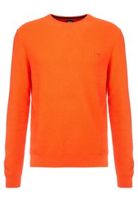 Orange Pullover aus geripptem Stoff; verfügt über einen runden Halsausschnitt und lange Ärmel mit einem kleinen Logo auf der Brust.