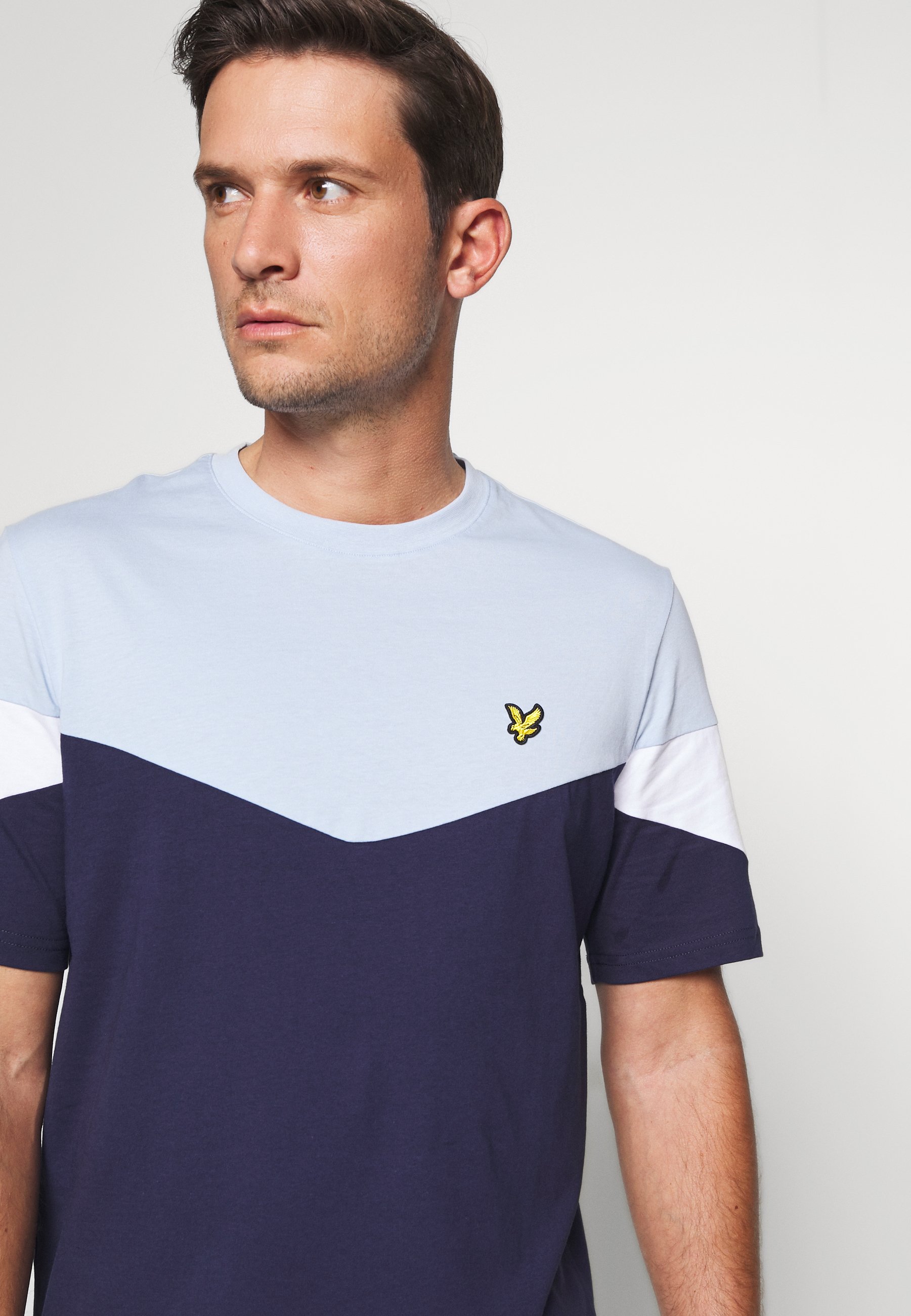 Lyle & Scott PANEL T shirts med print pool blue navy Lyle & Scott PANEL STRIPE - T-shirts med print - blue dust/navy