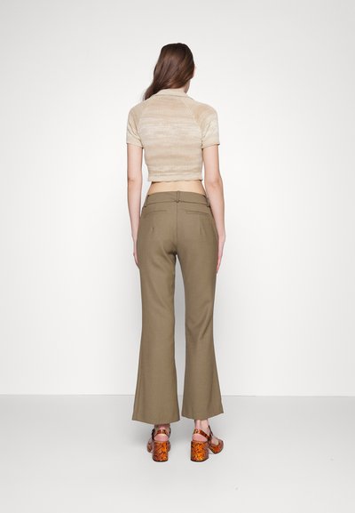 Elleme SLIT TROUSERS - Παντελόνι - khaki