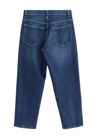 Jeans i mörkblå denim med rak passform, två bakfickor, kontrasterande sömmar och en nederkant avslutad med en subtil vik.