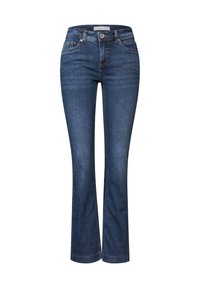 Jeans de mezclilla azul oscuro con un diseño de pierna acampanada, que presentan un estilo clásico de cinco bolsillos y un sutil detalle de costura a lo largo de las costuras.