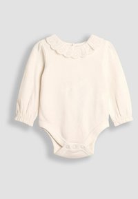 Langärmliger Babybody in Creme mit gewelltem Lochmusterkragen, ausgestattet mit Druckknöpfen im Schritt und gerafften Ärmeln. Aus weichem Baumwollmaterial.