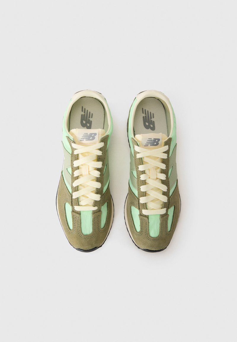 New Balance 471 UNISEX Baskets basses lab green/vert