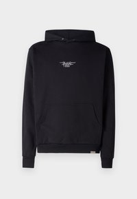 Czarna bluza z kapturem z kieszenią z przodu, ściągaczami na mankietach i dolnym brzegu. Na piersi znajduje się niewielkie białe logo. Wykonana z miękkiego, teksturowanego materiału.