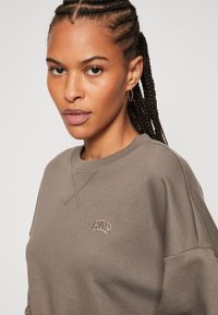 GAP JAPAN - Sweatshirt - brown