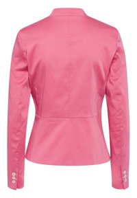 Blazer rose sur mesure en tissu lisse, doté d'un col mandarin et de manches longues avec des boutons aux poignets. Vue de dos affichée.