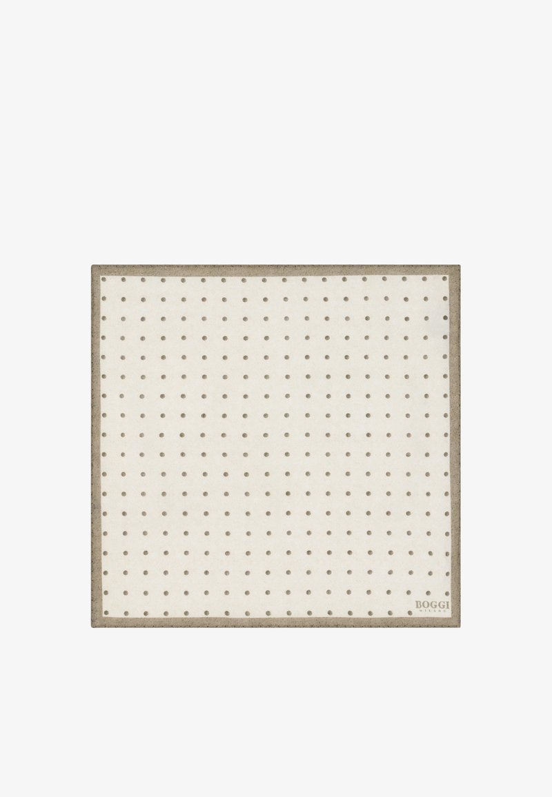 Kremowa kwadratowa chusteczka z małymi, równomiernie rozmieszczonymi kropkami w kolorze taupe oraz obramowaniem w tym samym kolorze, z logo "Boggi Milano" w rogu.
