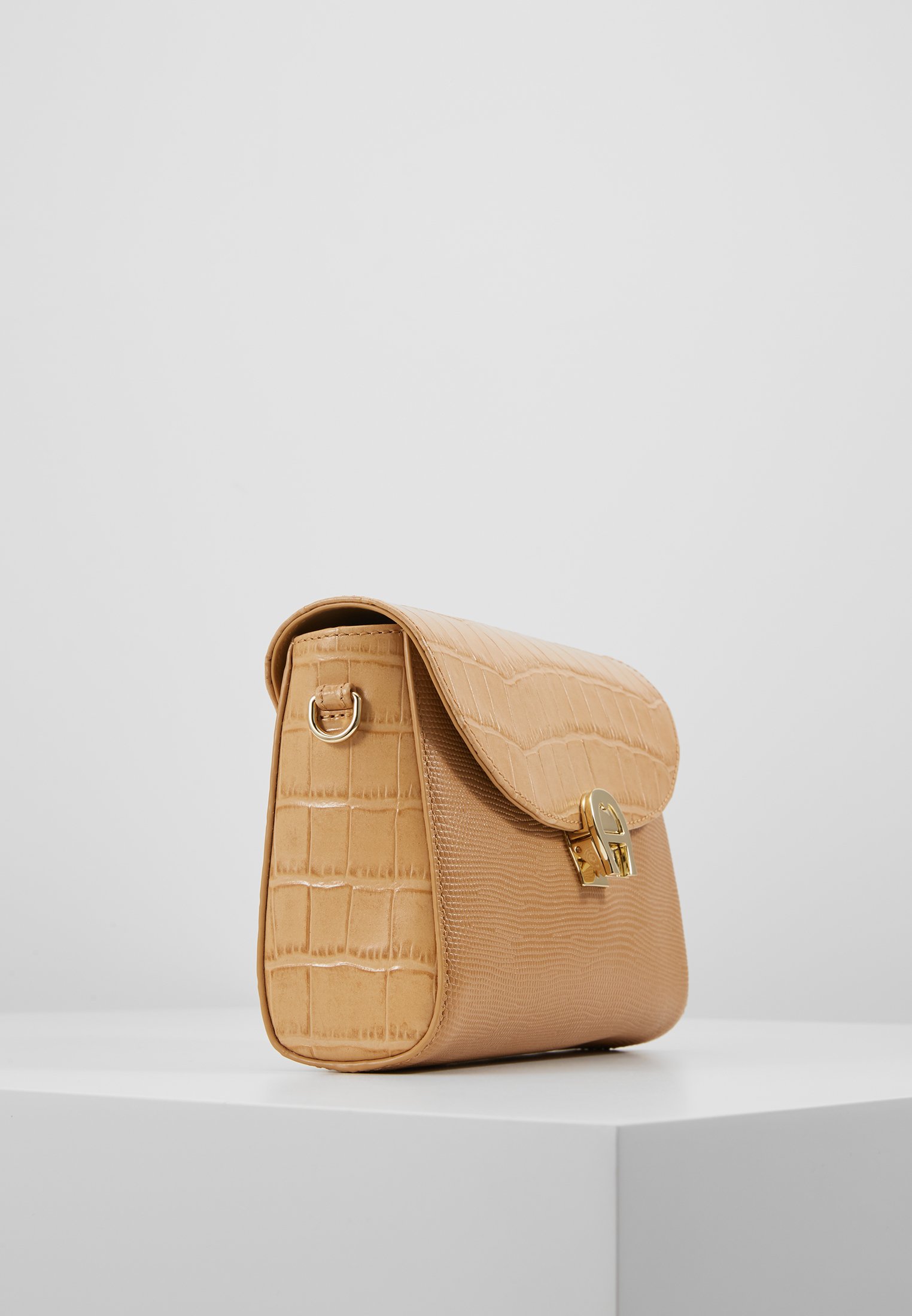 Aigner GENO VEVE CROC LIZ Skulderveske light brown Aigner GENO VEVE CROC LIZ Skulderveske black Zalando.no