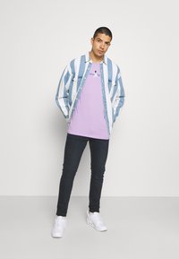 YOURTURN - OVERSIZE UNISEX - Potiskana majica - lilac Miniaturna slika 1