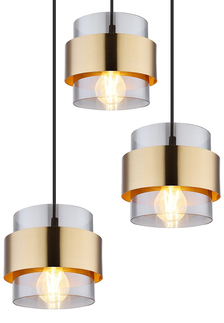 Drei moderne Pendelleuchten mit freiliegenden, leuchtenden Glühbirnen, die durch durchsichtige und goldene zylindrische Schirme gehalten werden, die an schwarzen Kabeln hängen.