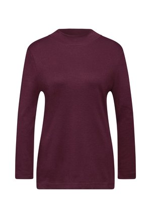 Camiseta de manga larga en burdeos profundo, hecha de un material suave con un cuello alto y corte recto. Textura suave, diseño minimalista, sin patrones.