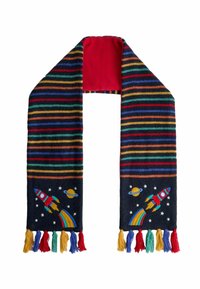 Strikket tørklæde med farverige striber i grøn, rød, blå og orange. Har blå broderi af raket og planet; enderne har multicolore frynser.