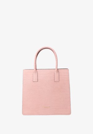 Roze krokodilstructuur leren tote bag met twee handvatten aan de bovenkant, rechthoekige vorm en een gladde textuur. Minimalistisch ontwerp met subtiele branding.