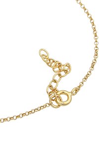 Collar de cadena de oro con eslabones redondos interconectados y un seguro cierre de langosta, con cadena adicional para longitud ajustable.