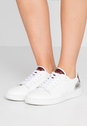 Matalavartiset tennarit - white