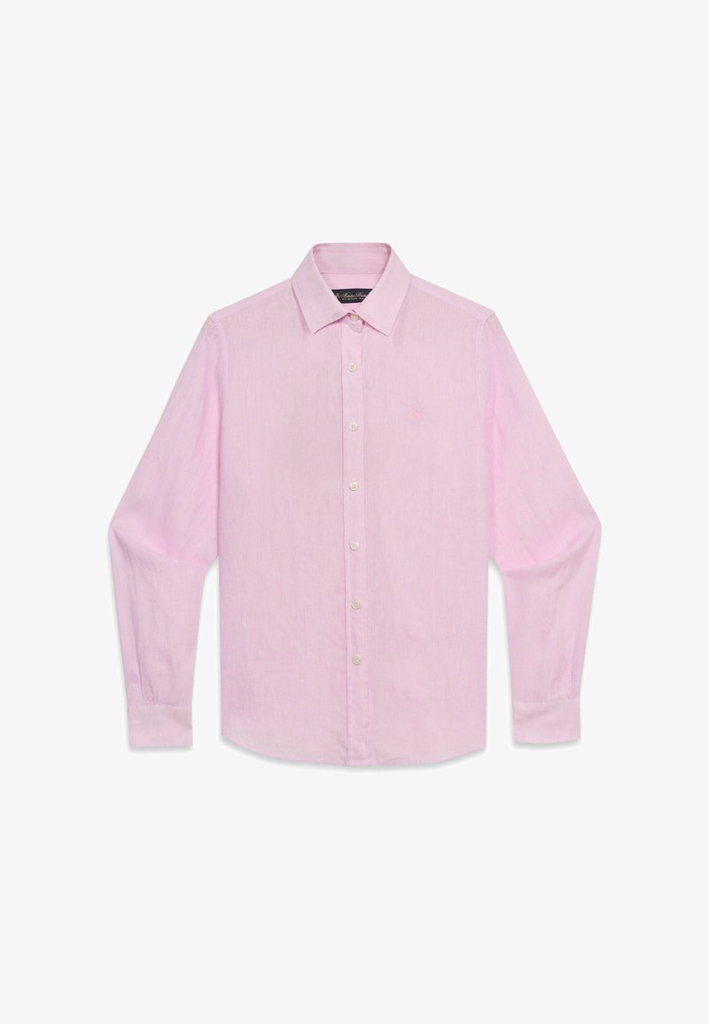 Lichtroze overhemd met lange mouwen, klassieke kraag en beige knopen, plat uitgestald tegen een witte achtergrond.