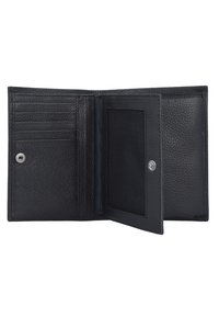 Czarny skórzany portfel o teksturowanym wykończeniu, z wieloma przegródkami na karty, siatkowym oknem na identyfikator oraz zapięciem na zatrzask. Wnętrze jest ciemne.