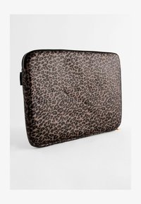 Vybrané, leopard print