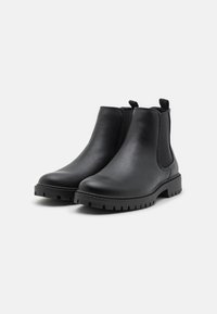 Pier One UNISEX - Botines bajos - black