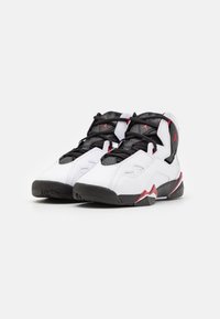 Jordan JORDAN TRUE FLIGHT UNISEX - Basketbalová obuv - white/varsity red/black