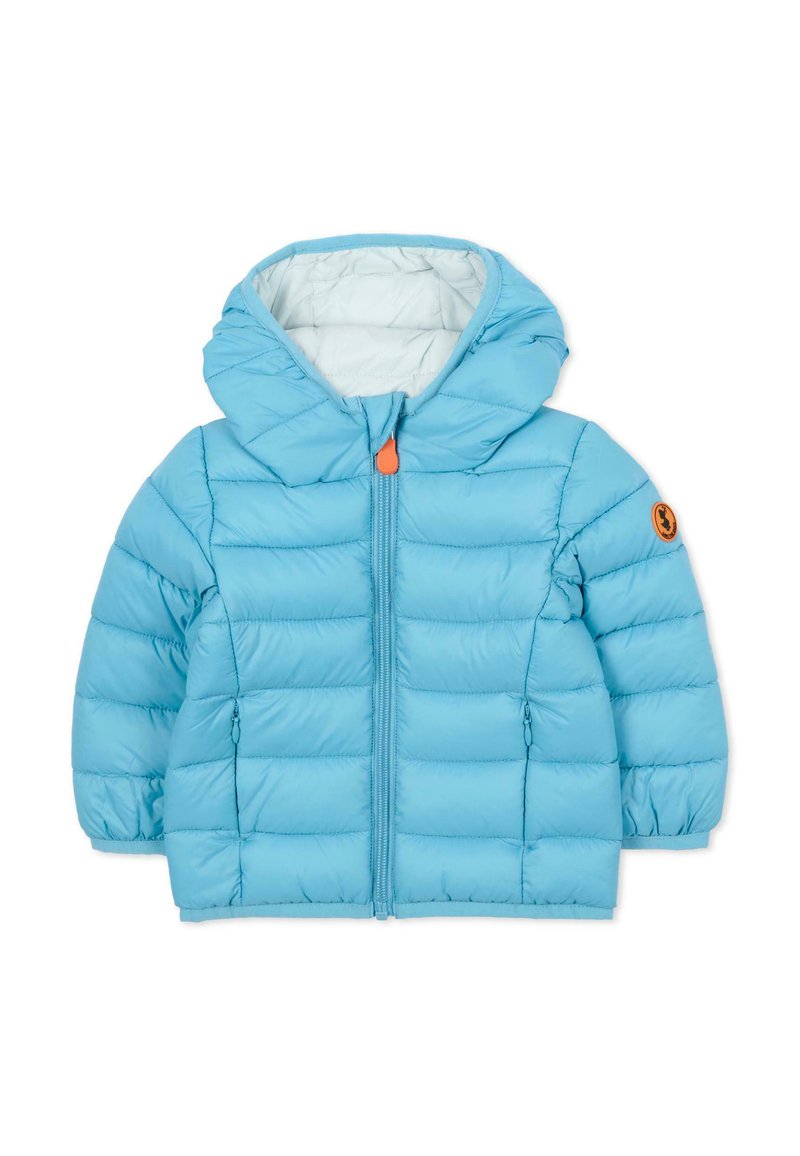 Jasnoniebieska kurtka puchowa z kapturem, pikowana, z pomarańczowym suwakiem. Posiada elastyczne mankiety oraz naszywkę z logo na rękawie.