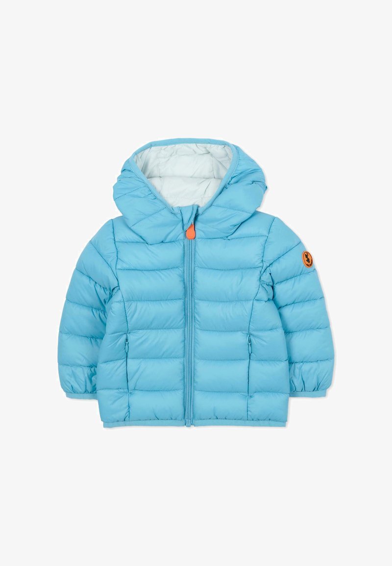 Jasnoniebieska kurtka puchowa z kapturem, pikowana, z pomarańczowym suwakiem. Posiada elastyczne mankiety oraz naszywkę z logo na rękawie.