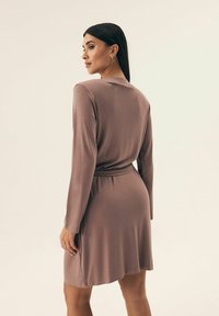 Henderson NOVES jasny brąz