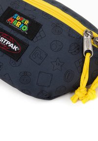 Eastpak SPRINGER - Marsupio - mario grey