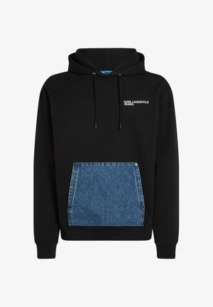 Črna kapuca iz bombaža z denarnim žepom spredaj in belim logotipom "KARL LAGERFELD JEANS" na prsih.