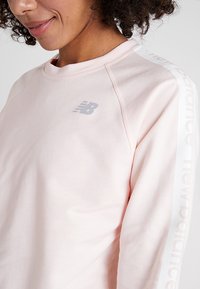 New Balance Sweatshirt - pink