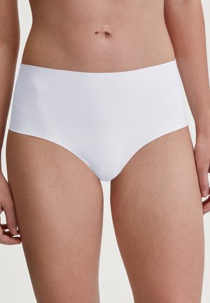 Witte high-waisted onderbroek van een zachte, gladde stof. Heeft een naadloos ontwerp met een brede tailleband voor comfort en bedekking.