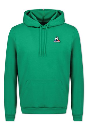 Felpa verde realizzata in tessuto morbido, con una tasca a marsupio, cappuccio con stringa e un piccolo logo sul petto. Design semplice.