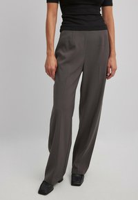 NA-KD TAILORED DARTED HIGH WAIST  - Broek - grey