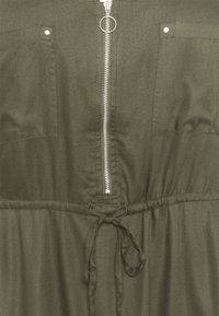 CAPSULE by Simply Be Vestido informal - khaki
