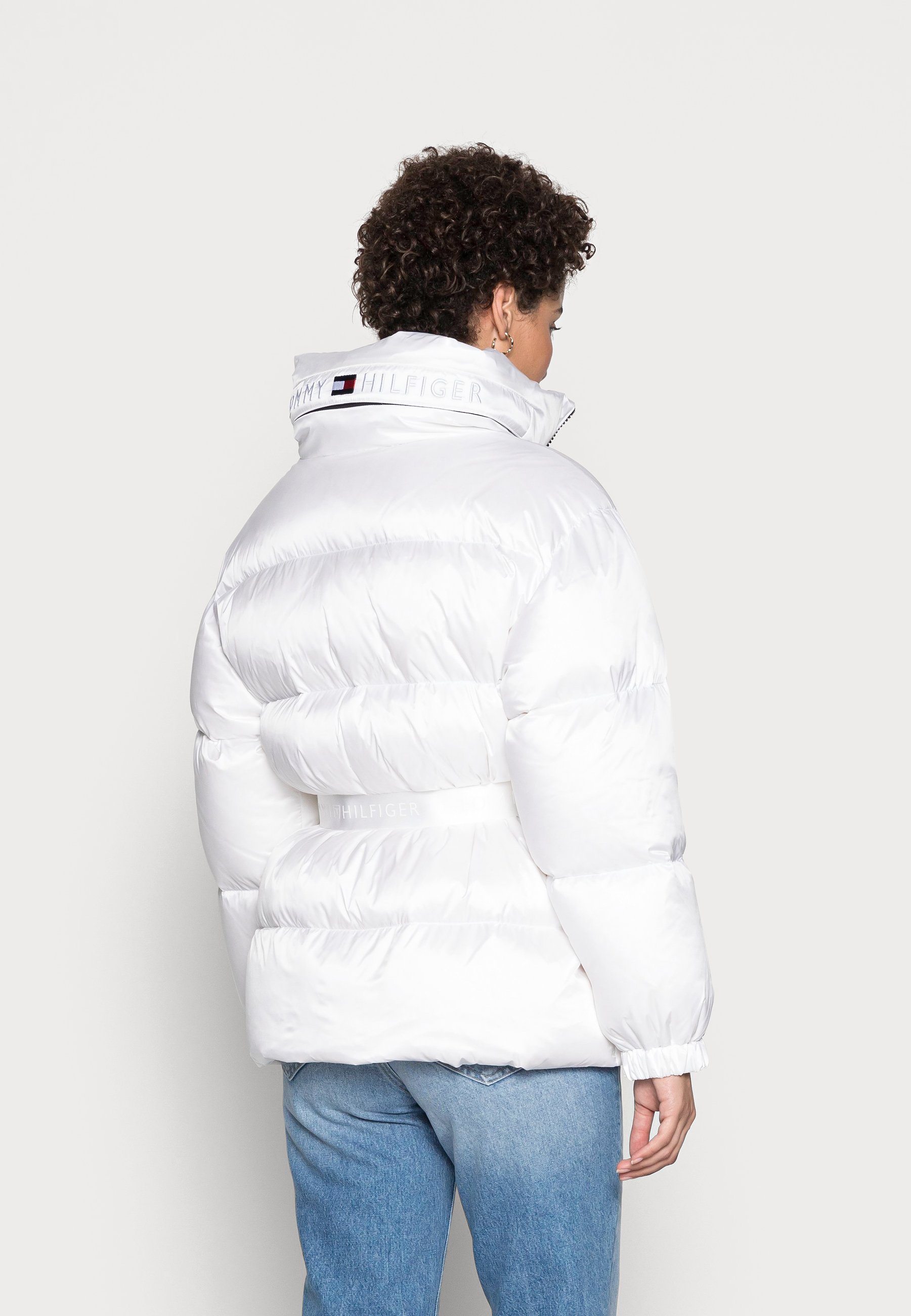 Tommy Hilfiger - Belted Down Padded Jacket - Women - White - XL