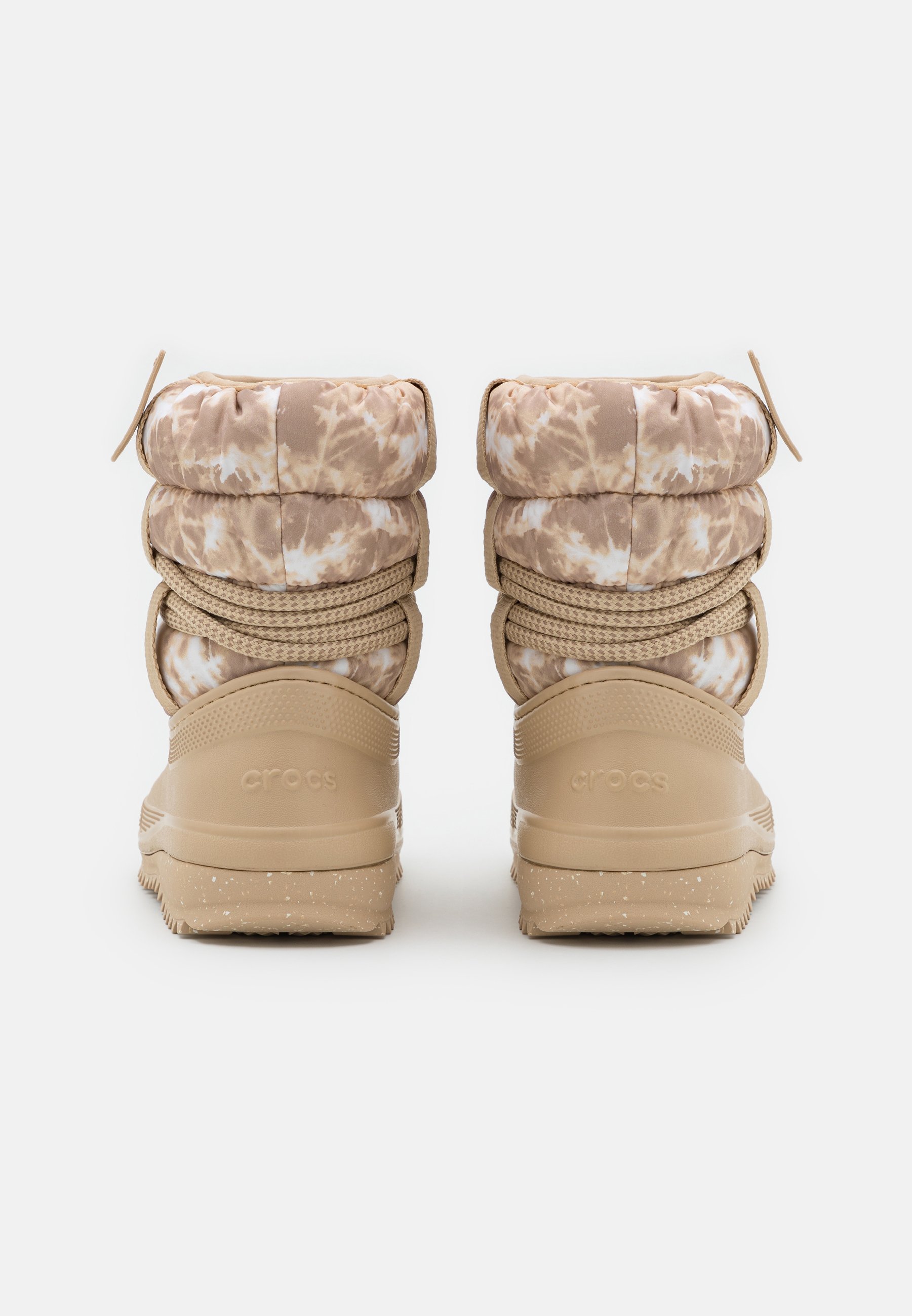 Crocs CLASSIC NEO PUFF LUXE - Botas para la nieve - chai/white/tostado -  Zalando.es