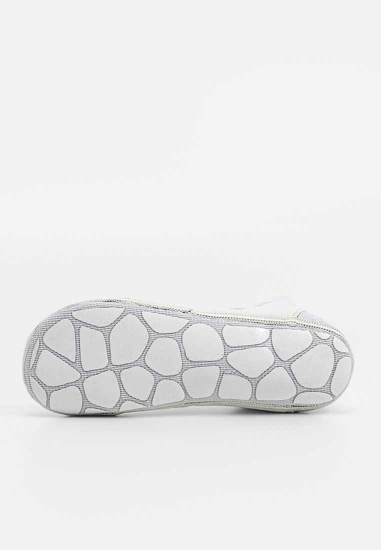 NEOSOCK LOW PRO