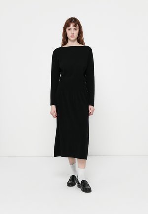 BOAT NECK DRESS - Stickad klänning - black