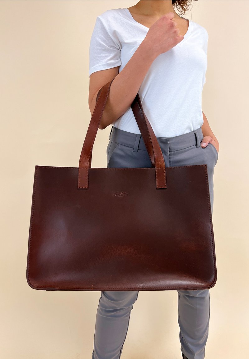 Gusti Leder AGATHA - Torba na zakupy - walnut/brązowy - Zalando.pl
